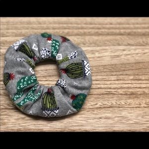 Gray Cactus Scrunchie Hair Accessory New‎